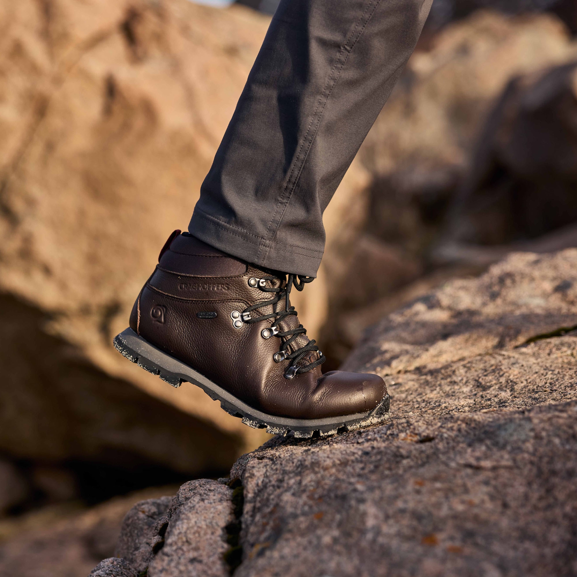 Unisex Trek Walking Boots Mocha