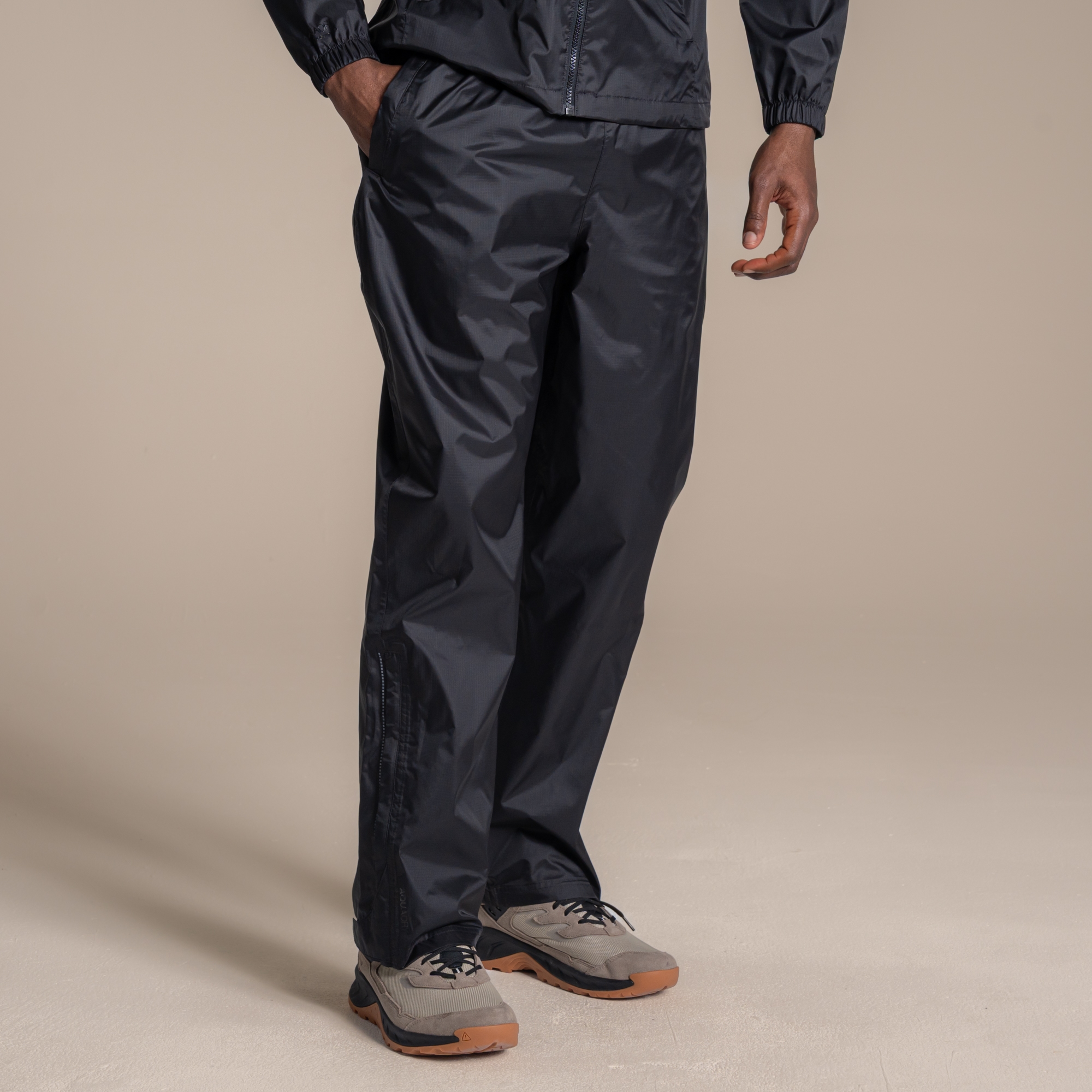 Craghoppers Unisex Adults Howgill Packable Waterproof Trousers Pack-Away Rain Pants - Image 3